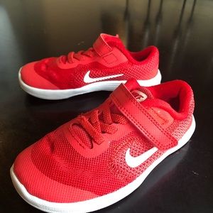 Nike boys tennis shoes
